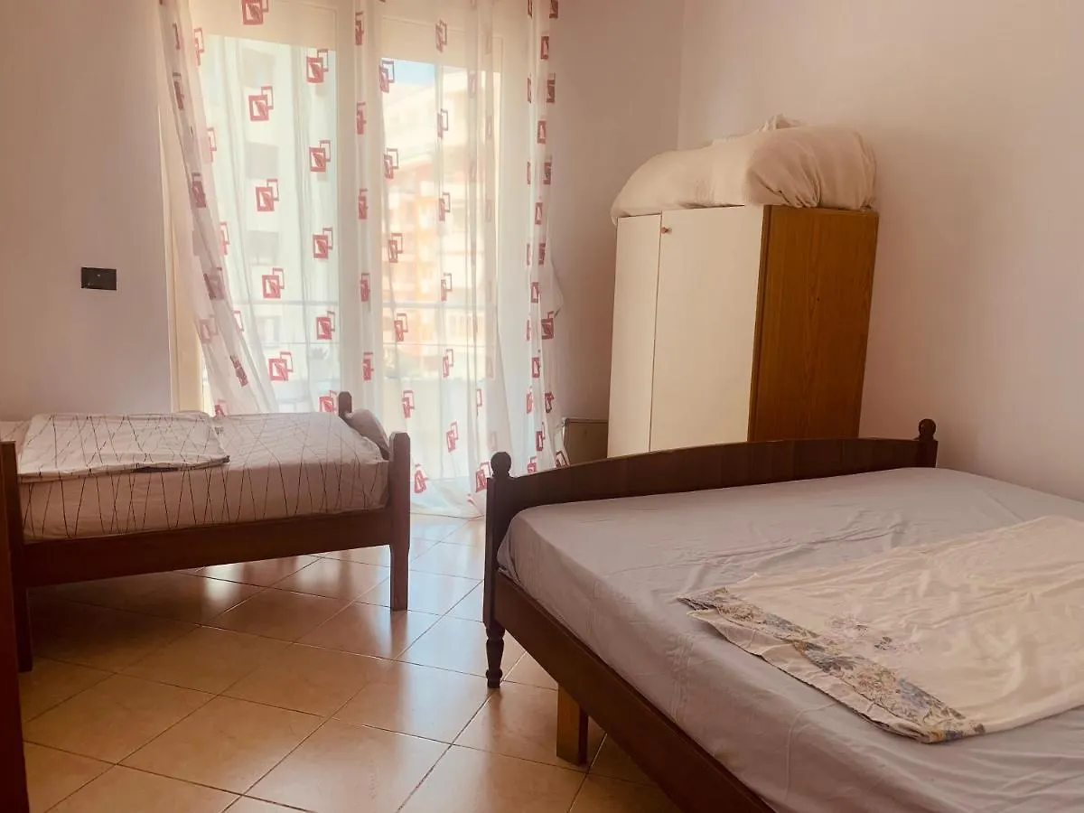 Lungomare Apartment Влёра