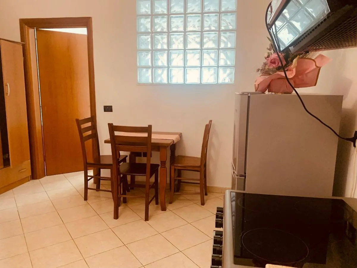 Lungomare Apartment Влёра