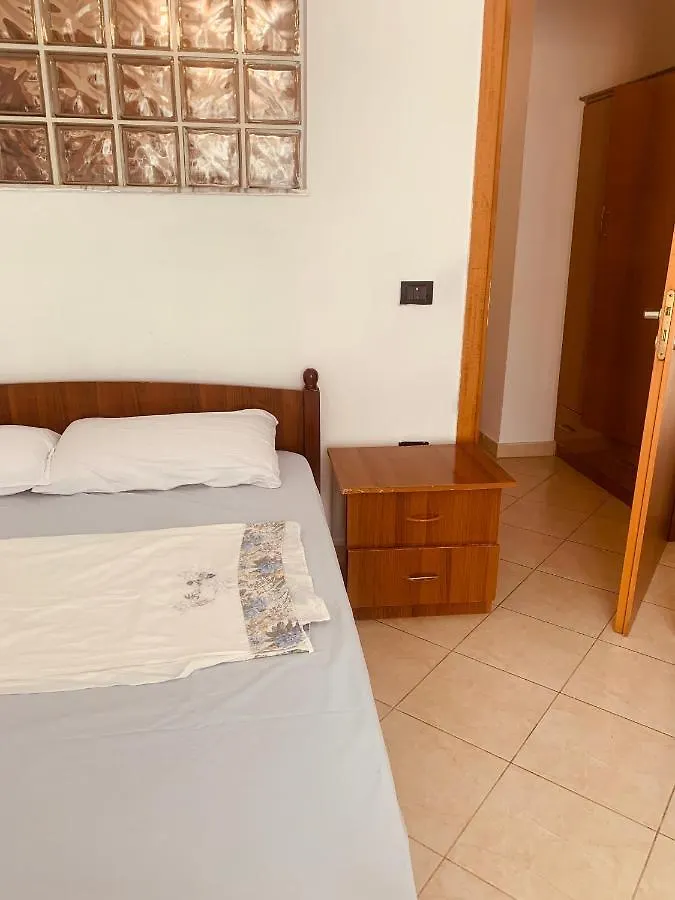 Lungomare Apartment Влёра