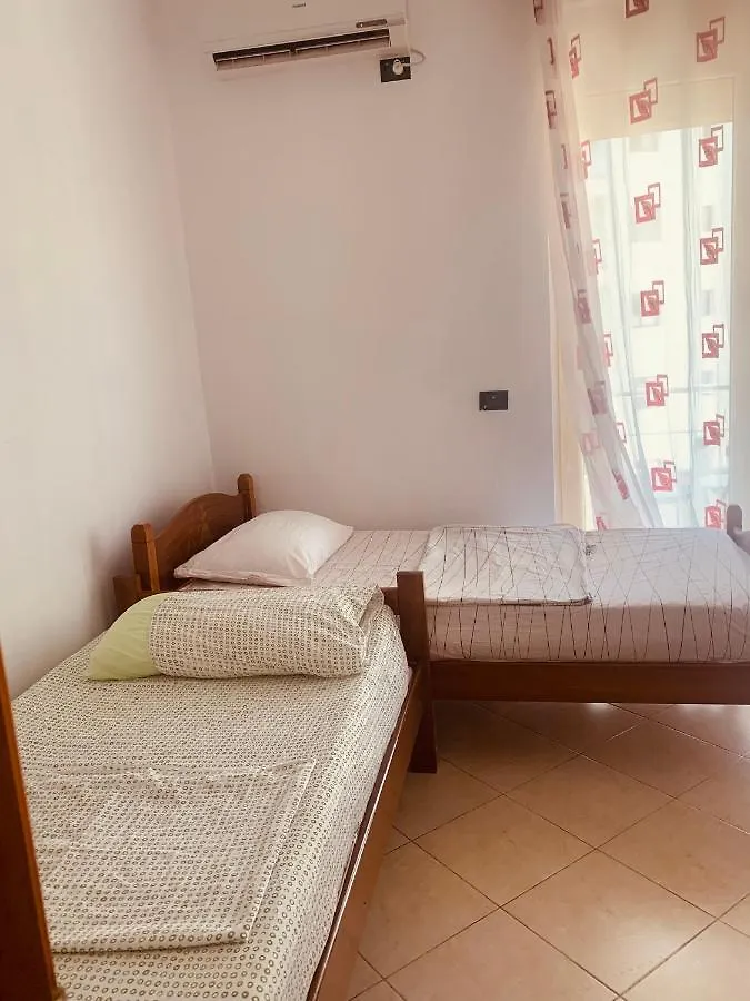 Lungomare Apartment Влёра